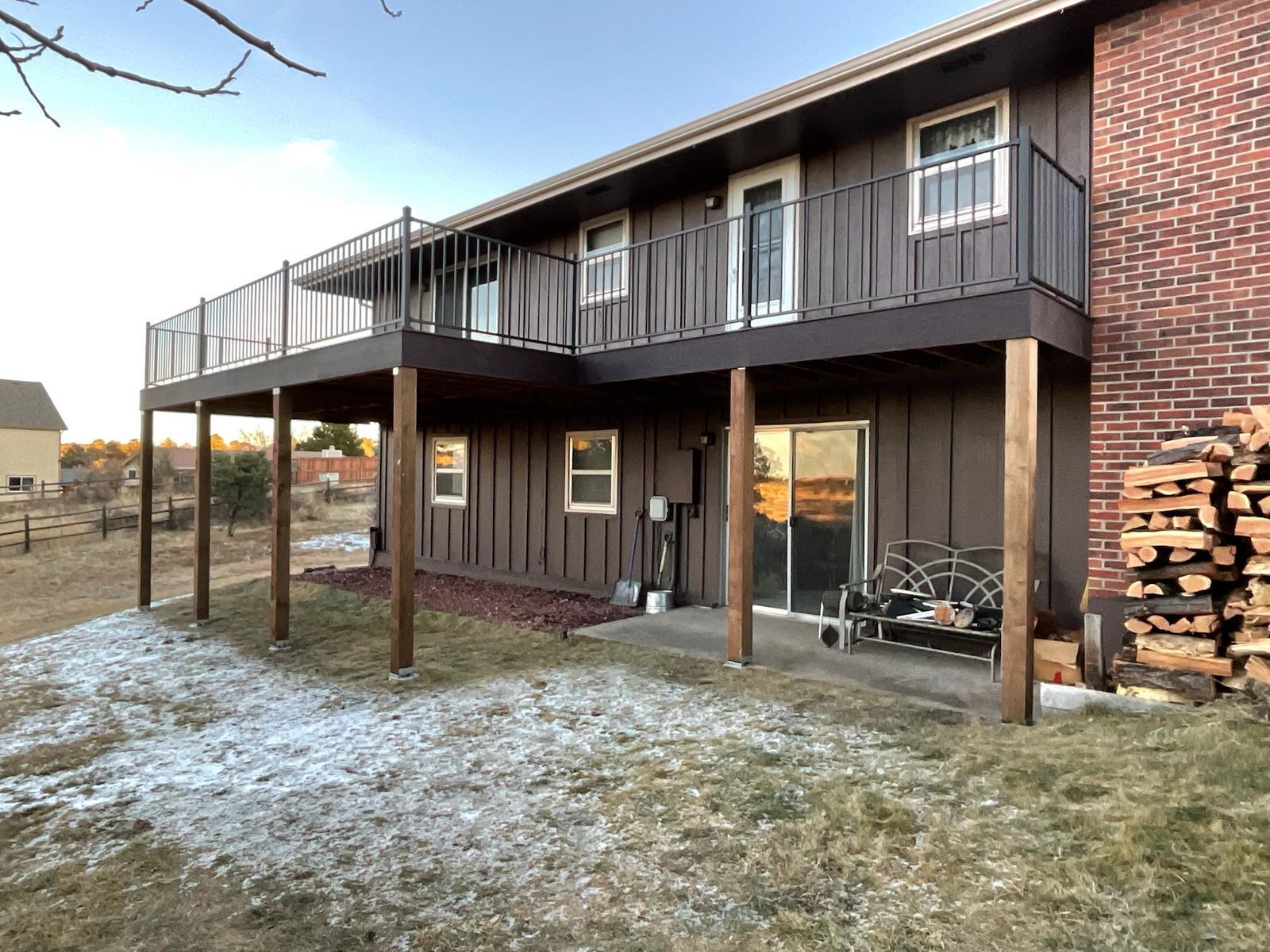 Full-Length Upper Deck & Patio Deck