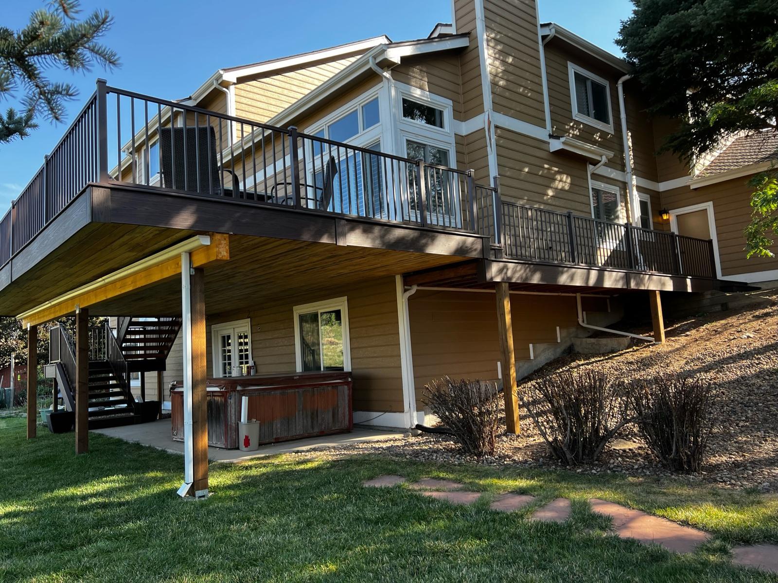 Upper Deck with Wraparound Stairs
